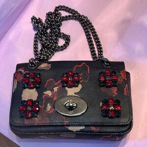 🌺Coach Pebbled floral, embellished front toggle back pocket chain strap Bag NWOT